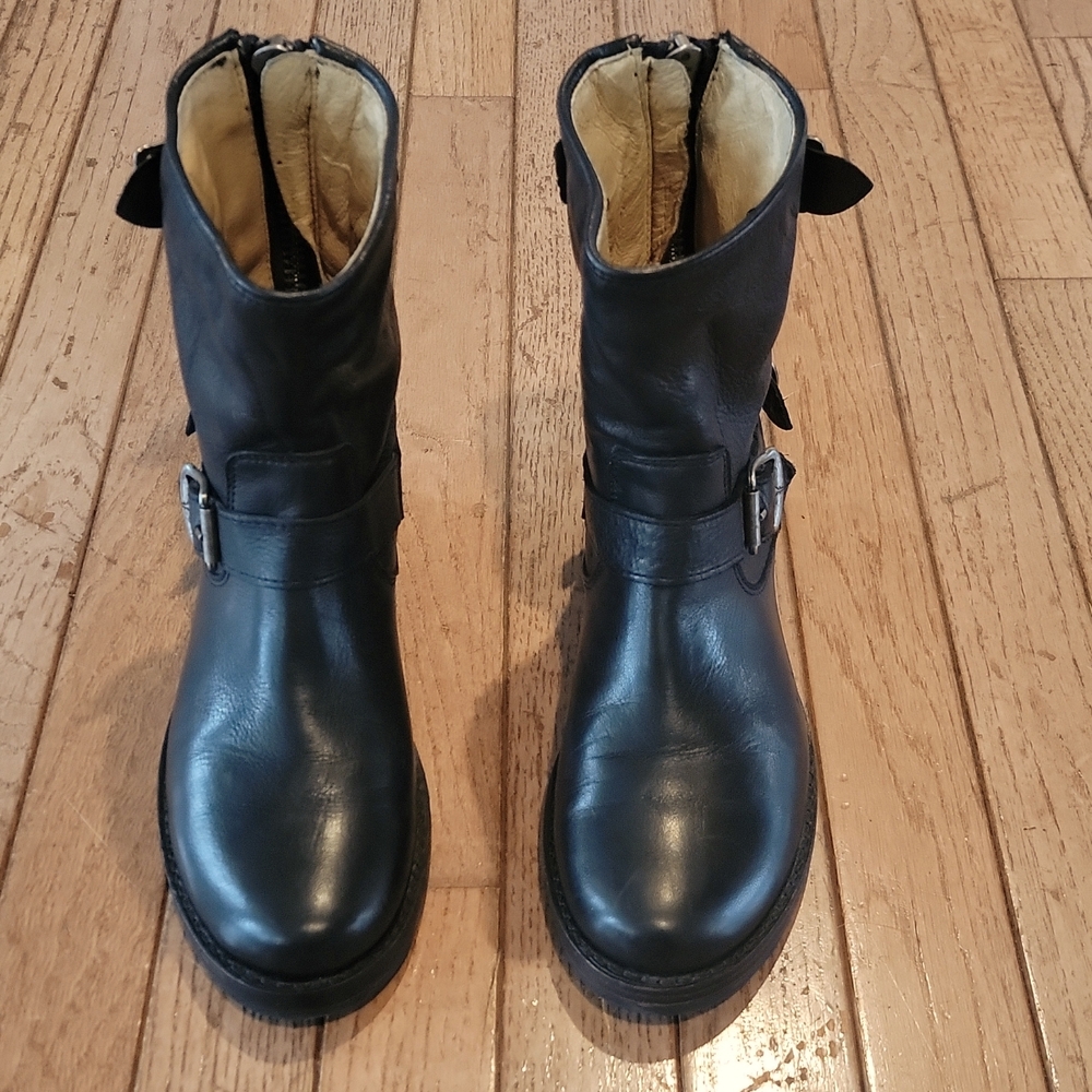 Frye Veronica Short Leather Back Zip Boots